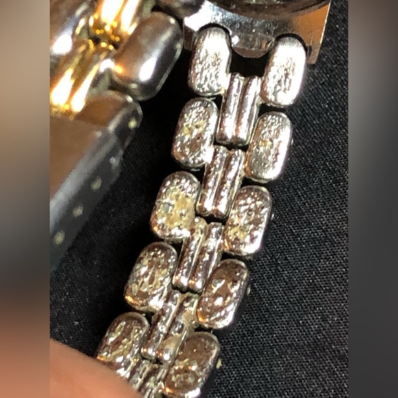 Anne Klein II Gold and Silver tone band round case cristal embedded in - Picture 11 of 12